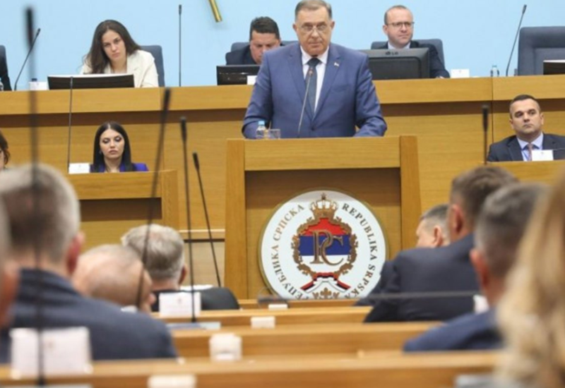 Dodik se obratio u Narodnoj skupštini RS, posebno se zahvalio Stanivukoviću