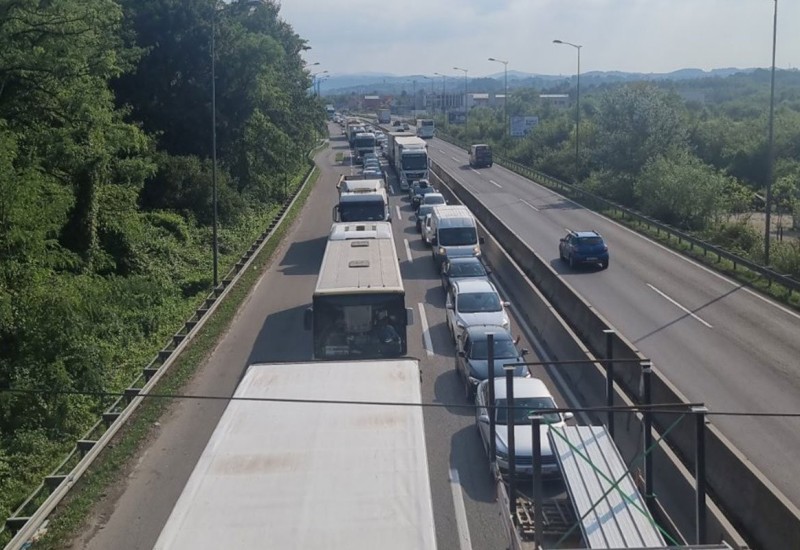 Detalji nezgode u Zalužanima: Sudar tri auta, jedna osoba na UKC-u RS