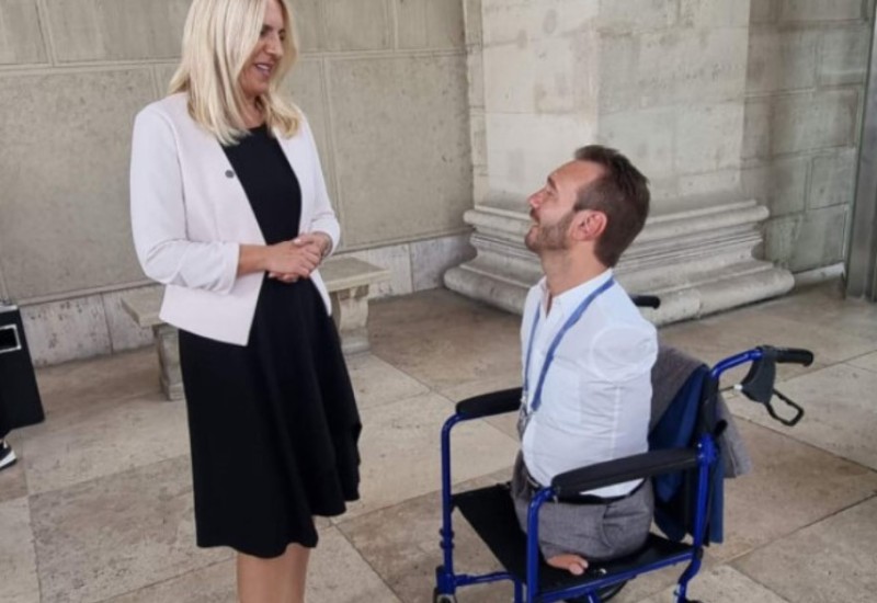 Cvijanović razgovarala sa Nikom Vujičićem: Inspiracija milionima ljudi širom svijeta (VIDEO)