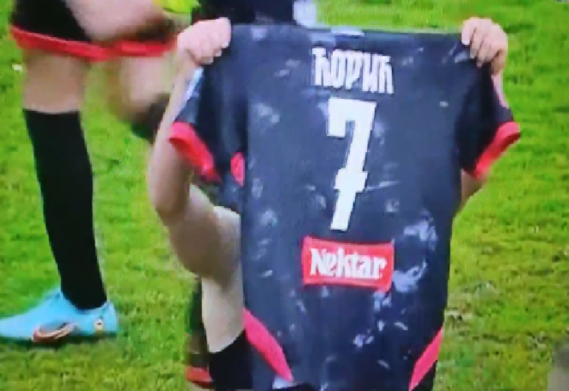 Spremo pružio dres Ćorića u znak podrške saigraču nakon porodične tragedije