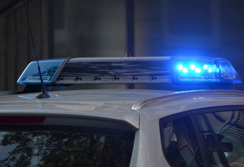 Teška saobraćajna nesreća: Jedna osoba poginula, vatrogasci izvlače tijelo