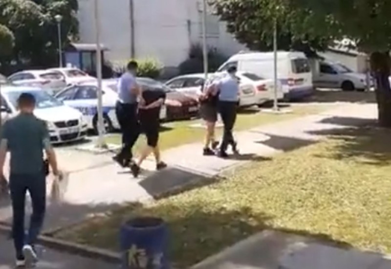 Dvojac iz Srbije na banjalučkoj pumpi zamijenio 5.000 falsifikovanih evra