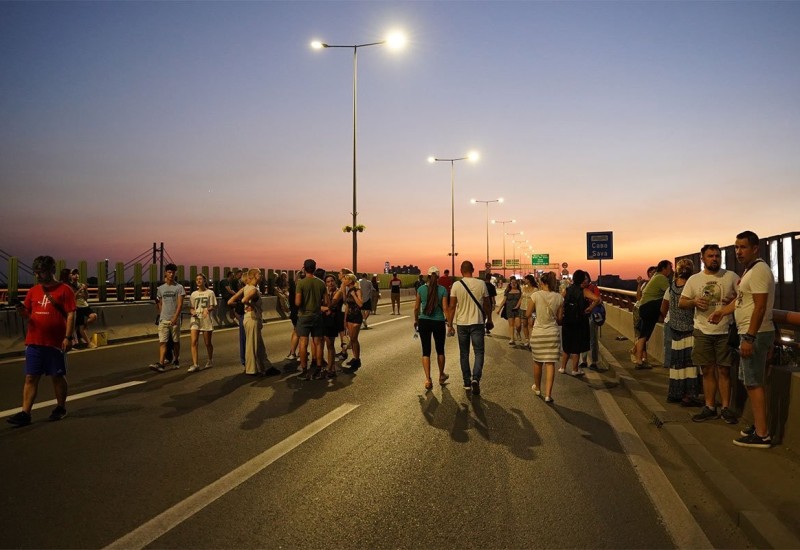 Učesnici protesta dijela opozicije u Srbiji blokirali Gazelu
