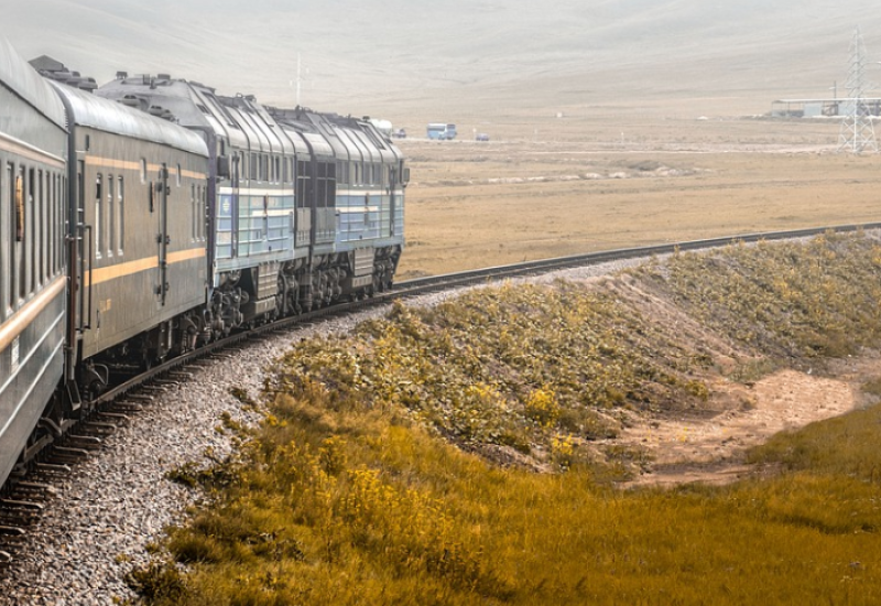 Voz naletio na auto, poginuli žena i dijete