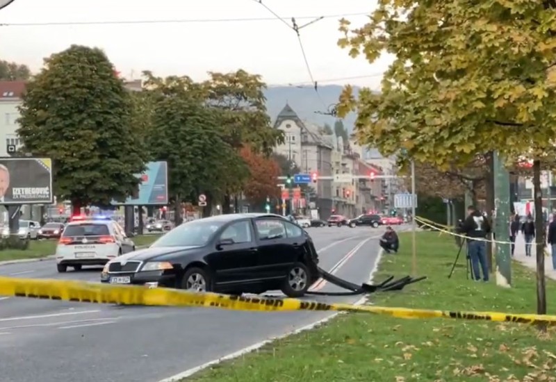 U Sarajevu teška nezgoda, automobil se zapalio nakon sudara