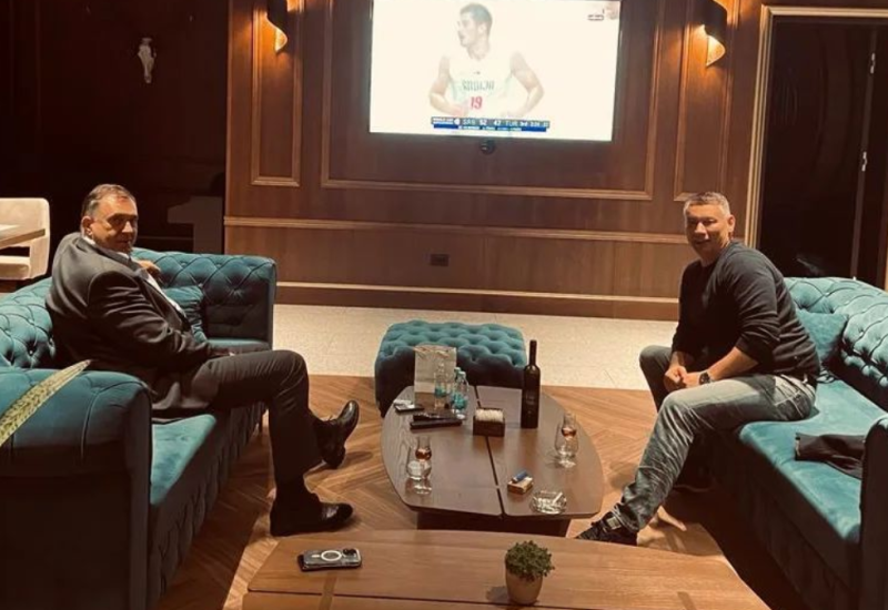 Poslije sastanka, Dodik i Nešić zajedno gledali košarkašku utakmicu