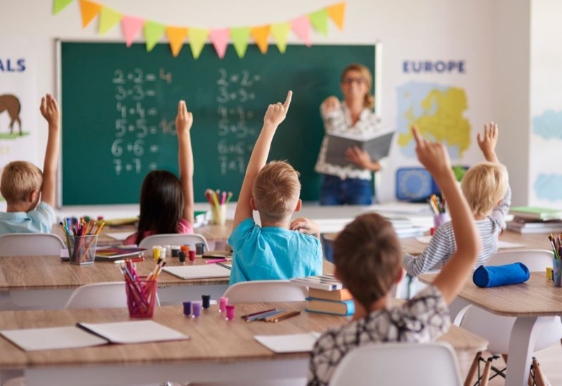 U školama predavači i bez kvalifikacija i stručne spreme