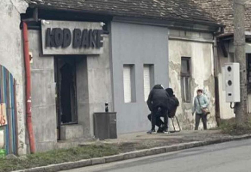 Zapaljen lokal Bake Praseta: Ubačen Molotovljev koktel i cigla