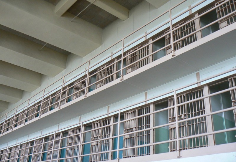 Pijan umjesto taksija nazvao policiju pa završio iza rešetaka