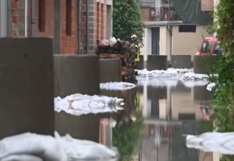 Poplave u Hrvatskoj, Slovenija izdala crveno upozorenje