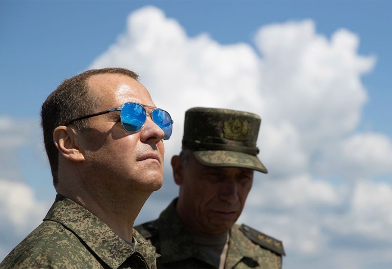 Medvedev: Za ulazak u NATO Ukrajina će morati da se odrekne Kijeva