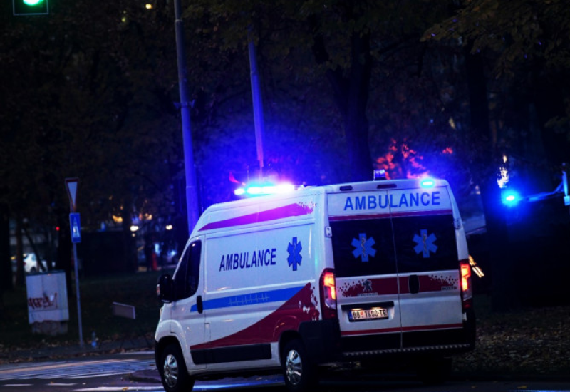 Dvadesetogodišnji mladić izboden nožem