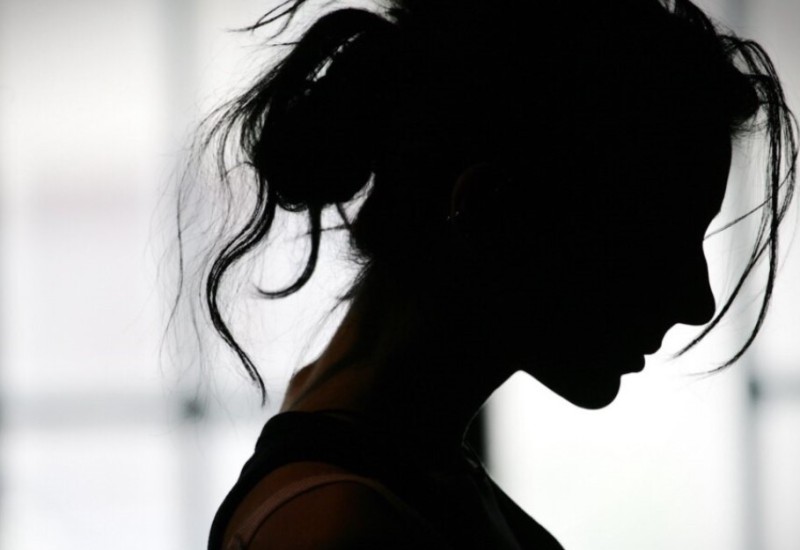 Muškarac silovao ženu na livadi: Prijetio da će joj nožem razrezati polni organ
