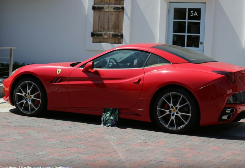 Prima socijalnu pomoć, ali vozi Ferari vrijedan preko 200 hiljada