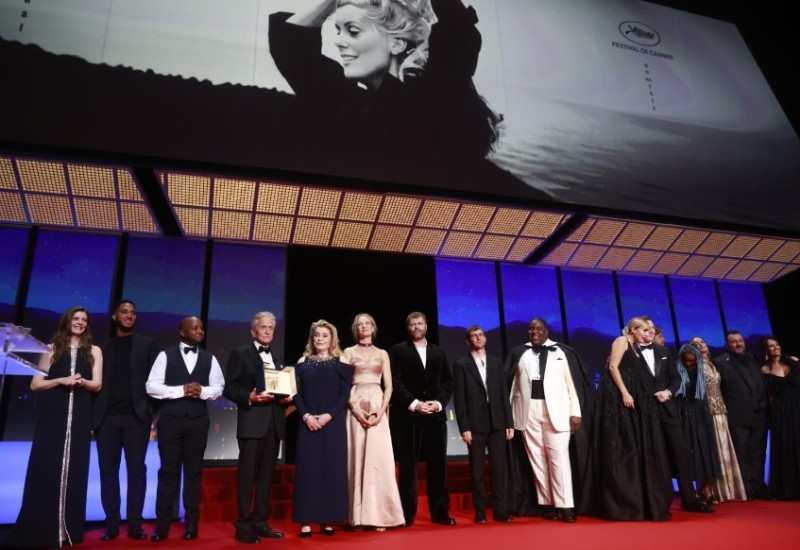 Katrin Denev i Majkl Daglas zajedno otvorili 76. Kanski filmski festival