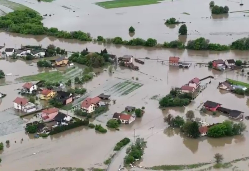 Žestoke borbe sa poplavama i u Hrvatskoj: Veliki vodeni talas tek stiže