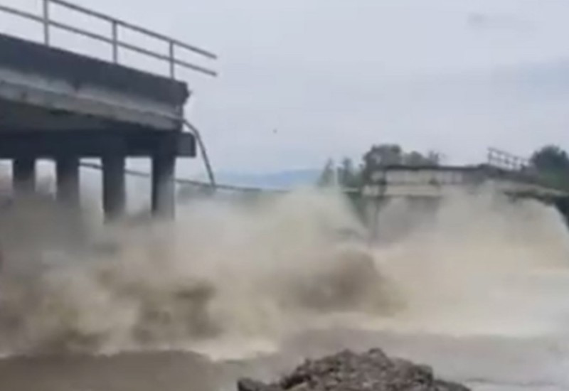 Srušio se most kod Čačka (VIDEO)