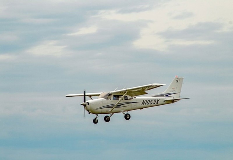 Avion pao na aerodromski hangar u Poljskoj, poginulo pet osoba