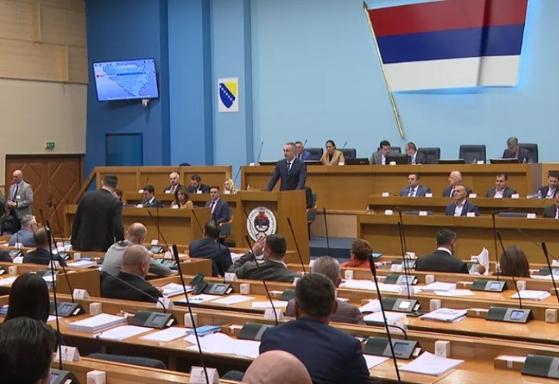 Poslanici odbili skidanje tačke s dnevnog reda o kriminalizaciji klevete