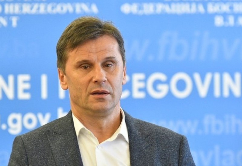 Fadilu Novaliću oduzet poslanički mandat