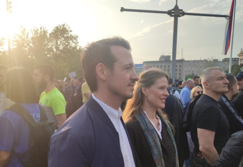 Princ Karađorđević na protestu u Beogradu: “Iz naroda, za narod” FOTO
