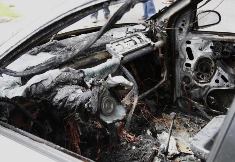 Ostavili upaljen roštilj, izgorjelo 11 automobila