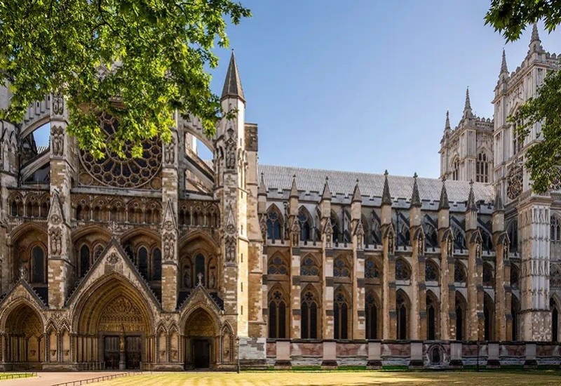 Brnabićeva sa partnerkom stigla na sahranu kraljice