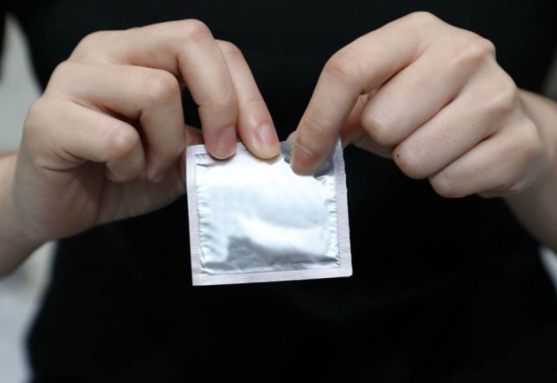 Kondom namijenjen i muškarcima i ženama: Pogledajte kako se koristi
