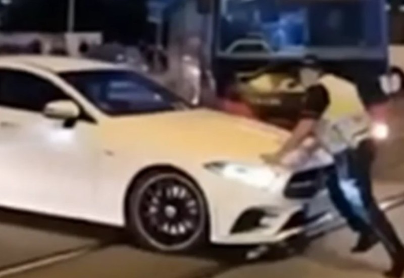 Ovo je poznati ginekolog koji je nasrnuo mercedesom na policajca (VIDEO)