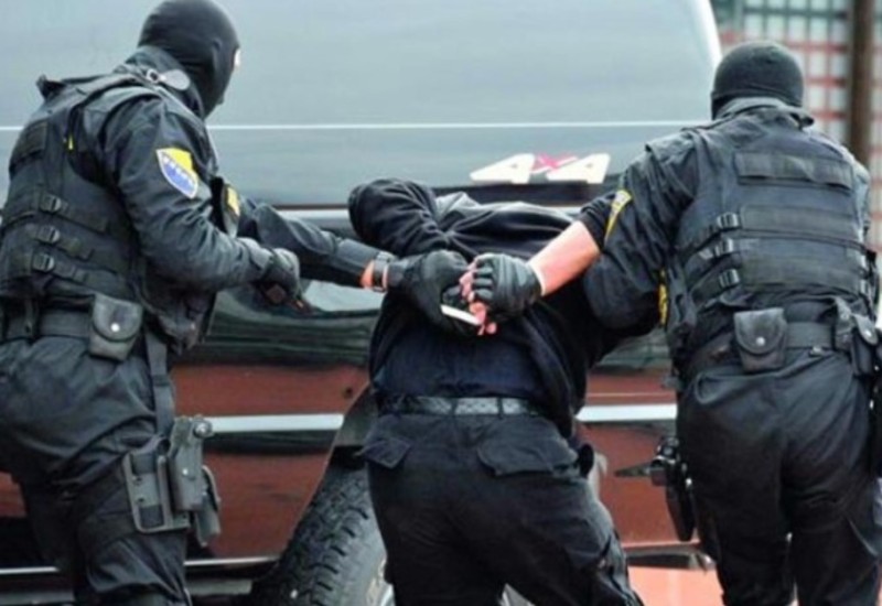 SIPA pretresa na pet lokacija, uhapsili i dva policijska službenika