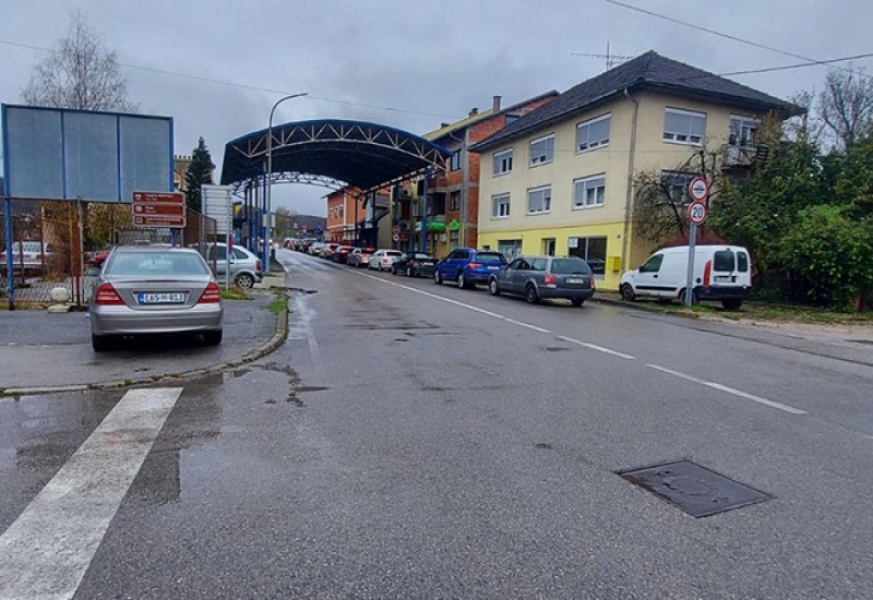 Pojačane gužve na graničnim prelazima