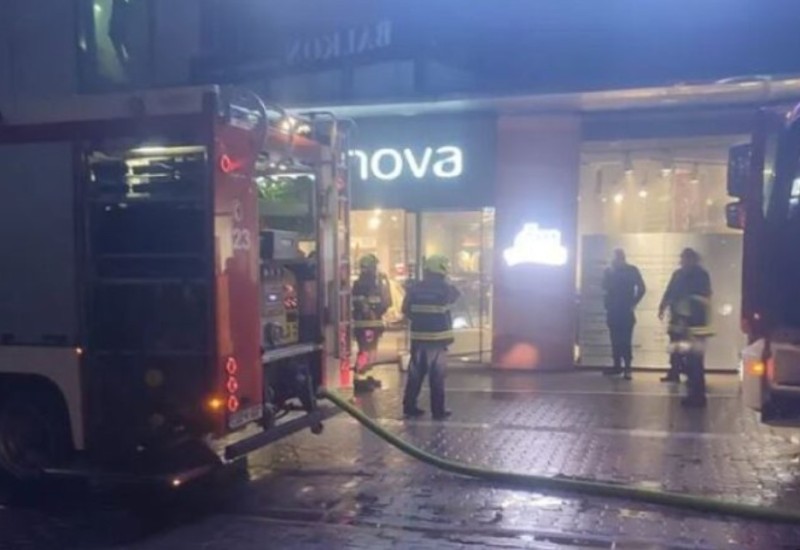 Buktinja u centru Banjaluke: Izbio požar u Teranovi, na terenu vatrogasci i hitna VIDEO