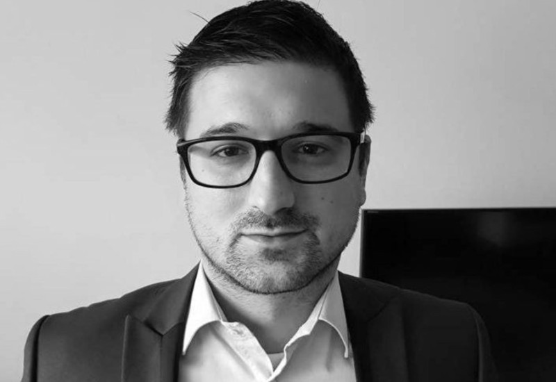 Iznenada preminuo mladi advokat Aleksandar Remić