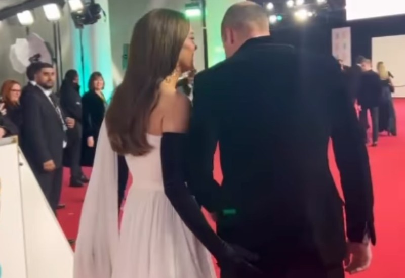 Kejt udarila princa Vilijama po zadnjici: Evo šta mu je tada rekla (VIDEO)