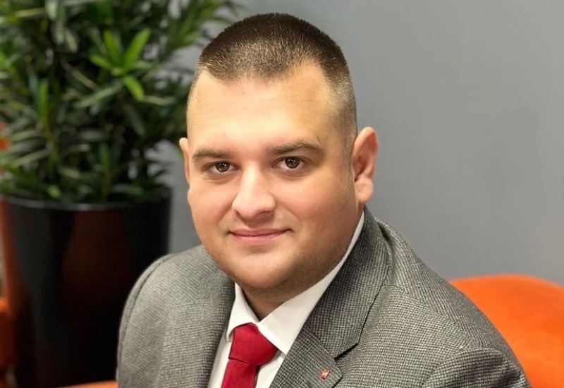 "SVAKODNEVNO DOSAĐUJE ISLAMISTIČKIM OBJAVAMA" Bilbija ukazao na neprihvatljivo ponašanje odbornika SPO