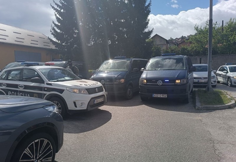 Mjesec dana od hapšenja zbog povezanosti sa narko-kartelom: Vlast gura pod tepih skandal godine