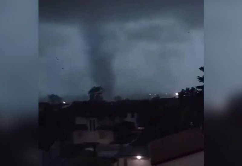 Tornado pogodio Italiju: Nebo usred dana postalo crno VIDEO