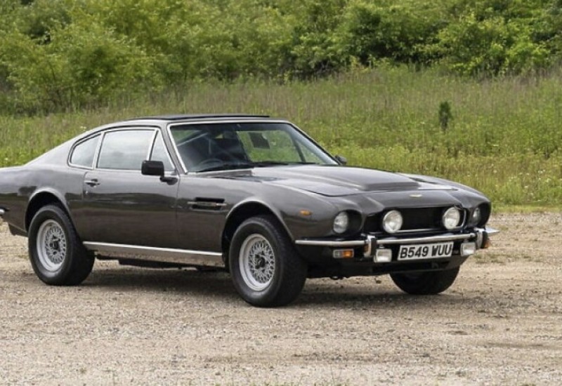 Aston Martin V8 iz filma o Džejmsu Bondu bi mogao biti prodan za gotovo 2 miliona dolara