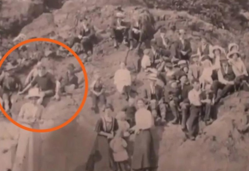 Fotografija iz 1917. zbunila ljude: “Pogledajte mu odjeću i frizuru. Nije iz toga vremena” VIDEO