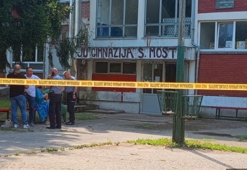 MASAKR U GIMNAZIJI Troje mrtvih u pucnjavi u Sanskom Mostu
