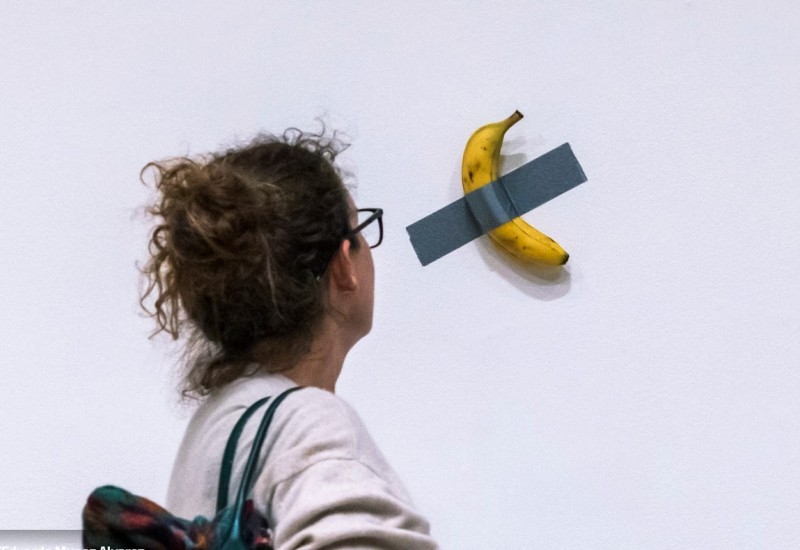 "Umjetničko djelo" sa zalijepljenom bananom na zid prodano za 6,2 miliona dolara