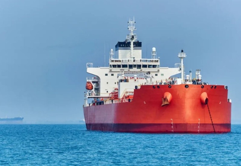 Francuska zaustavila tanker sa ruskom naftom dok Zelenski traži isto u Davosu
