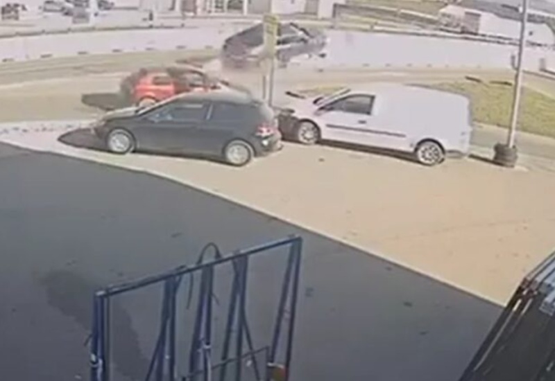 Objavljen snimak nezgode u Trnu: Za volanom bio pijan i drogiran (VIDEO)