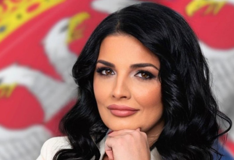 Državna sekretarka u sijenu: "Ne peglajte košulje" (FOTO)