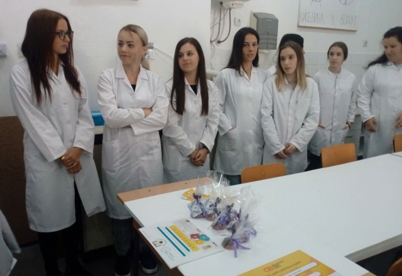 Učenici Medicinske škole uzgojili lavandu pa od nje napravili sapun