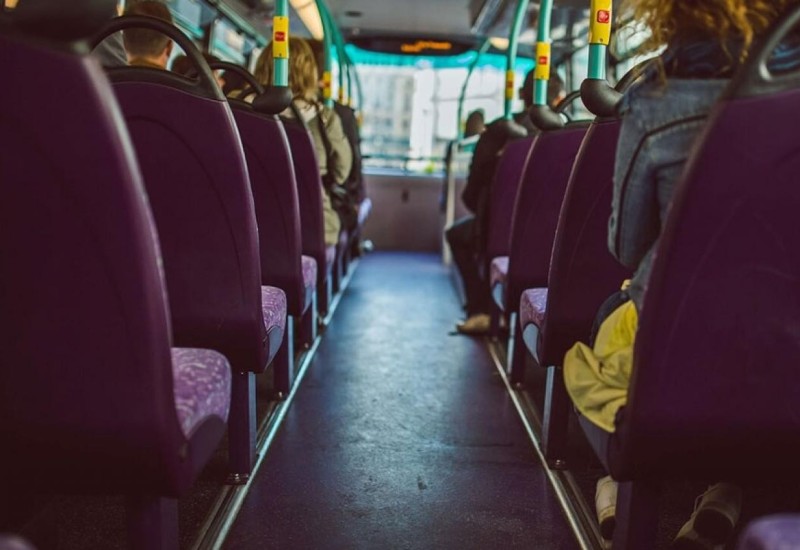 Napadnut autobus sa Srbima, presjekao put i prijetio putnicima
