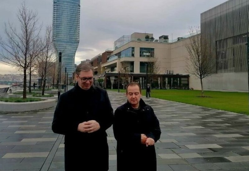 Prvi postizborni sastanak: Vučić dočekao Dačića u šetnji, razgovarali o budućnosti Srbije