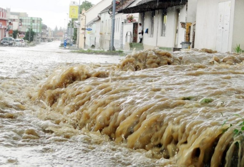 Crveni alarm za BiH! Obilne padavine u nedjelju – izdata hitna upozorenja, prijete poplave i prekidi struje