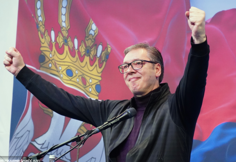 Francuski mediji: Vučić vlada tako što štampa novac i rasprodaje nacionalno bogatstvo