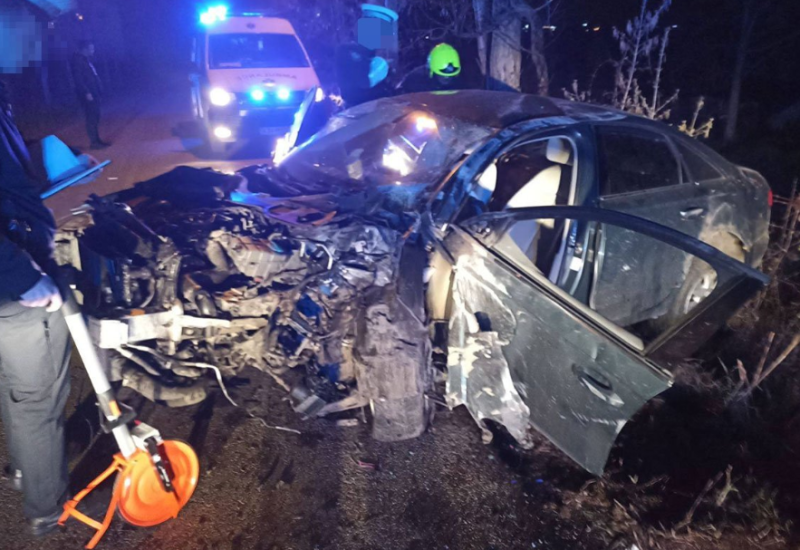 Žestok udes u Banjaluci: "Audi" smrskan, povrijeđene 3 osobe